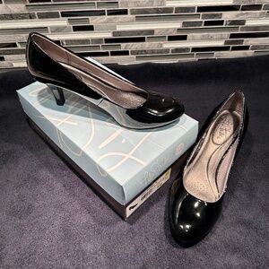 HEELS - BLACK PATENT - 8M - PARIGI - LIFE STRIDE